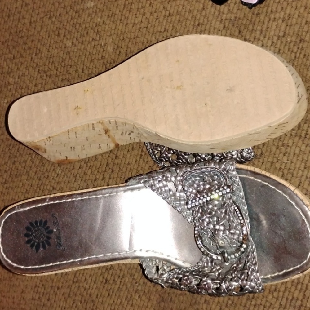 Yellow Box Silver Textured Mules